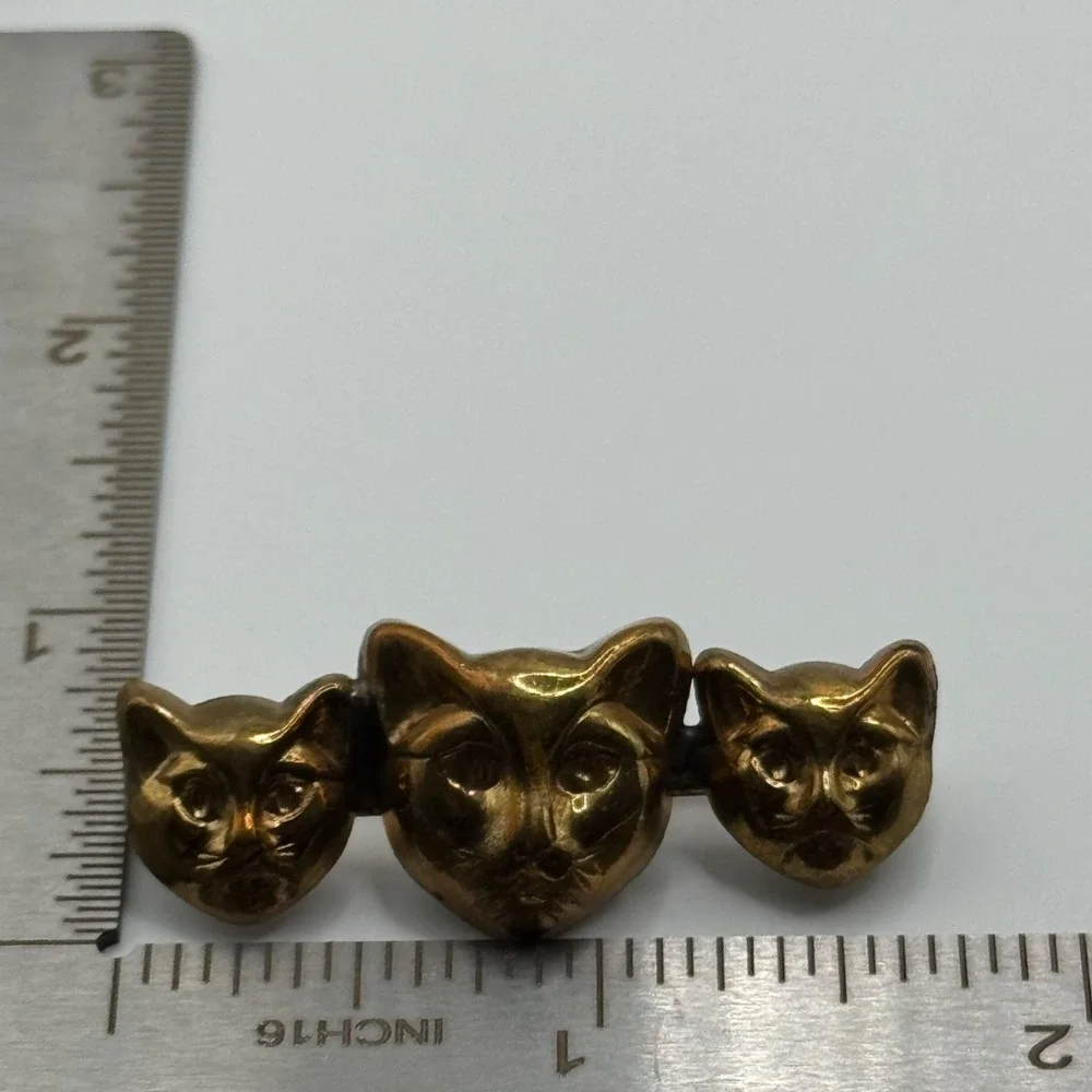 Vintage Meow Signed Cat Kitten Brooch Pin